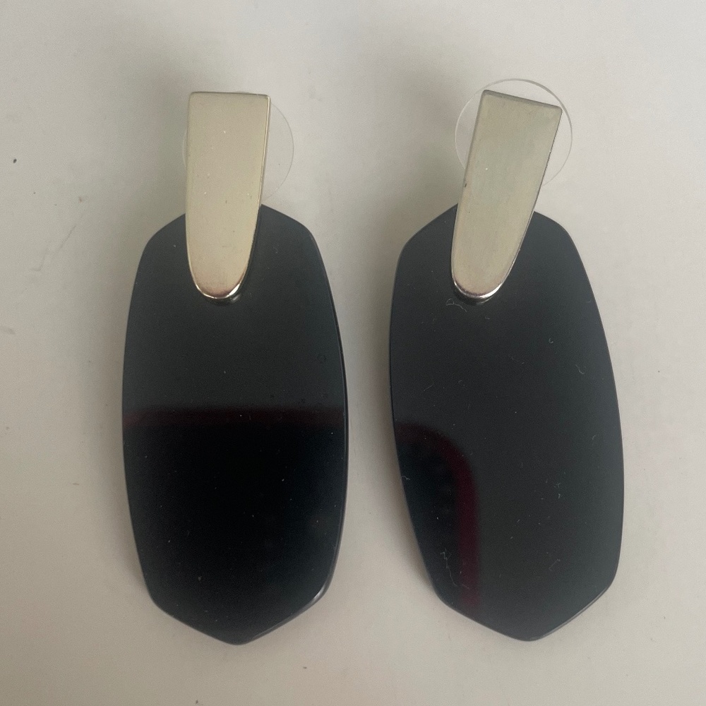 Aragon Gold and Black Kendra Scott Earring